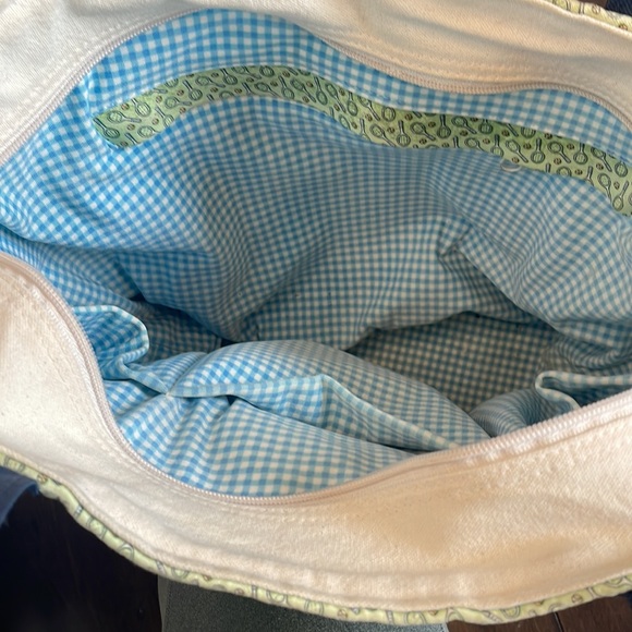Vineyard vines tennis bag. - Picture 3 of 5